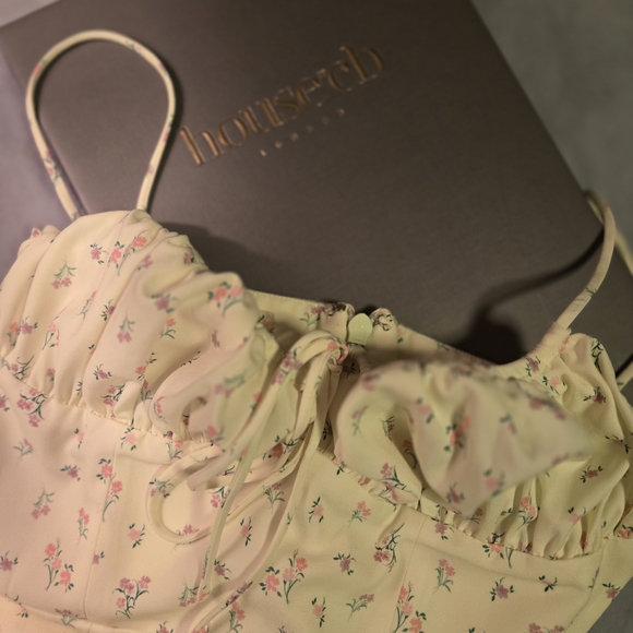 House of CB Cream Floral Dress Small Regular Cup - Picture 5 of 9